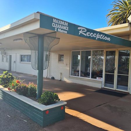 Motel Riverina Leeton Екстер'єр фото