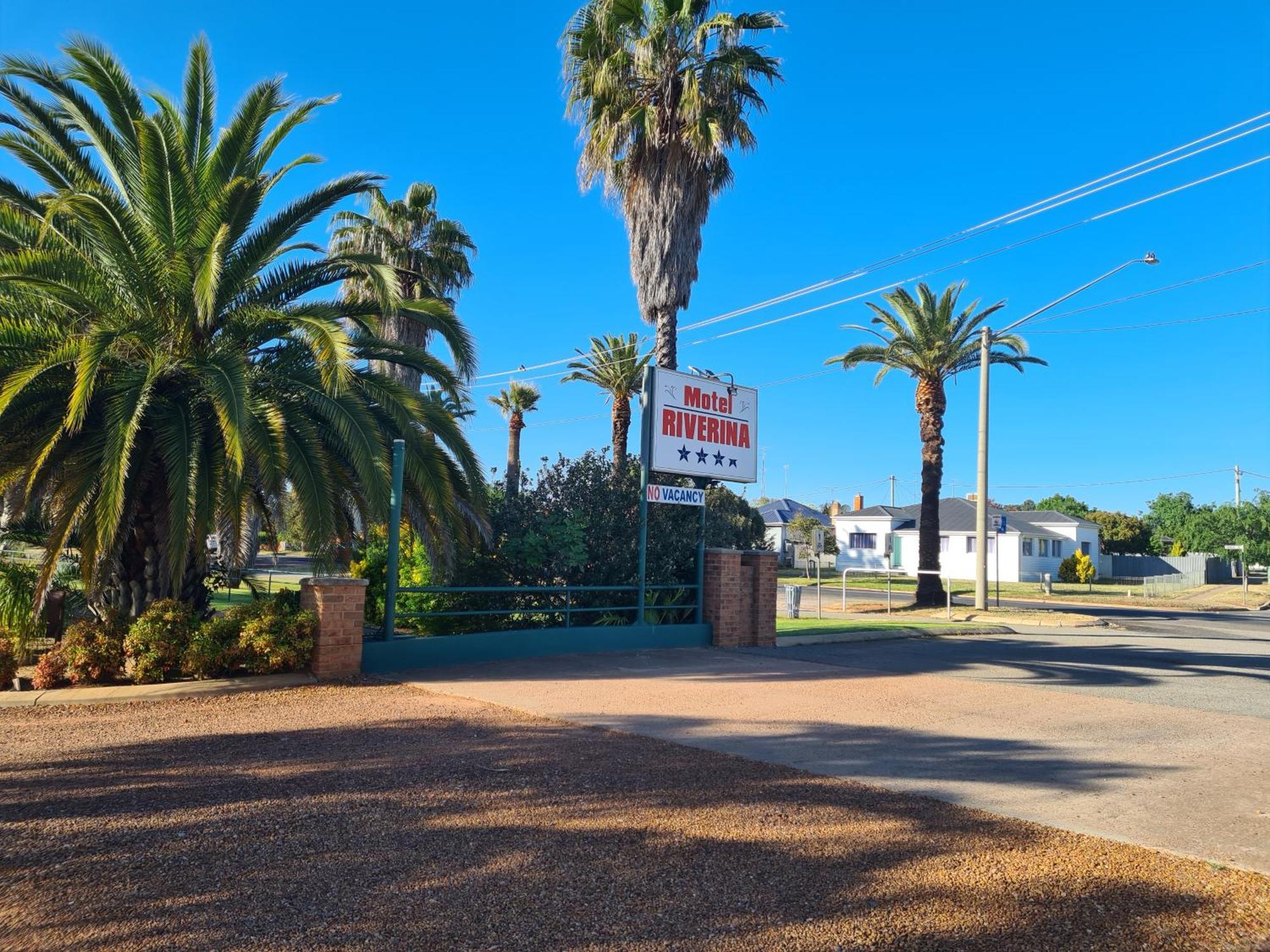 Motel Riverina Leeton Екстер'єр фото