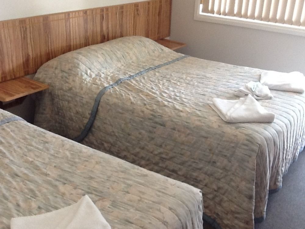 Motel Riverina Leeton Екстер'єр фото