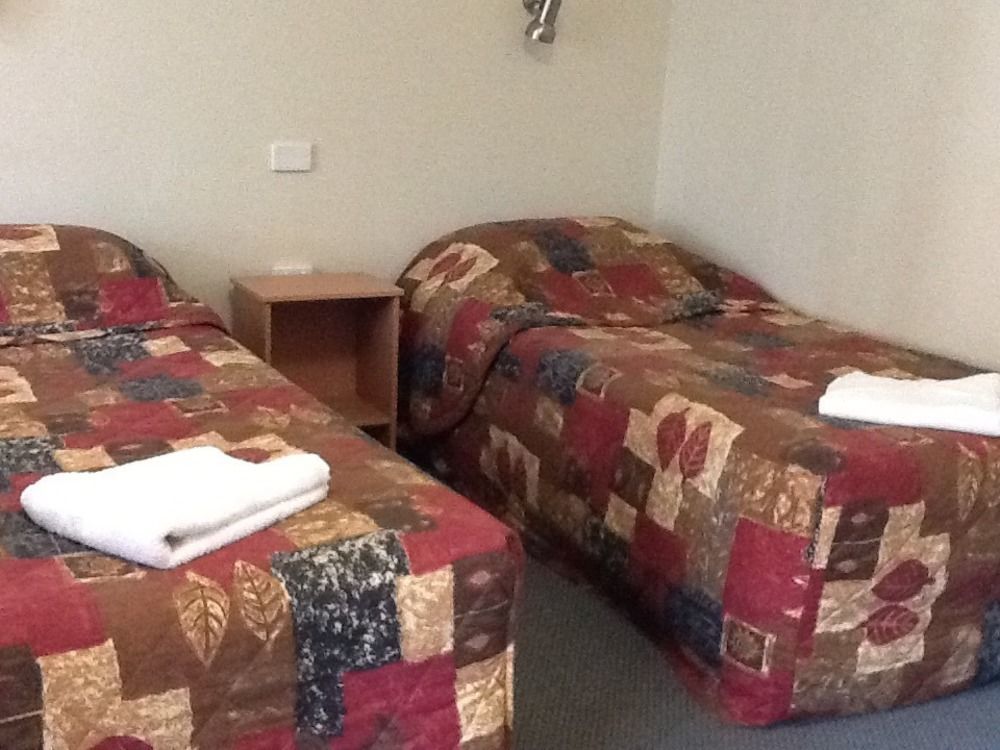 Motel Riverina Leeton Екстер'єр фото