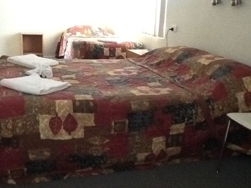 Motel Riverina Leeton Екстер'єр фото