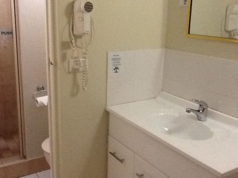 Motel Riverina Leeton Екстер'єр фото