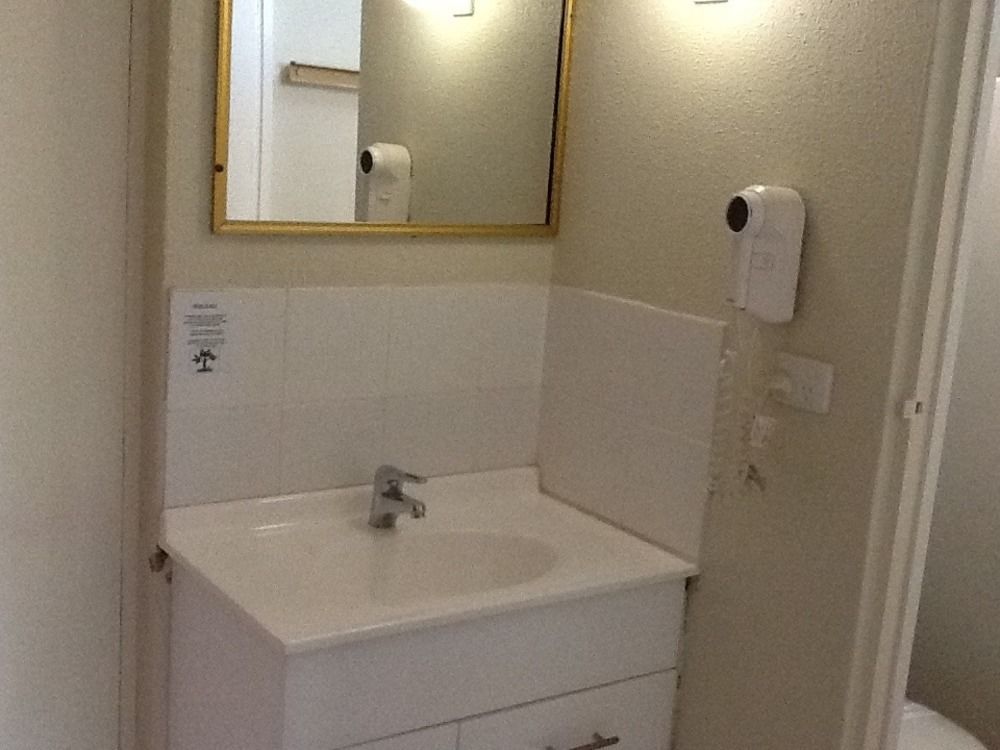 Motel Riverina Leeton Екстер'єр фото
