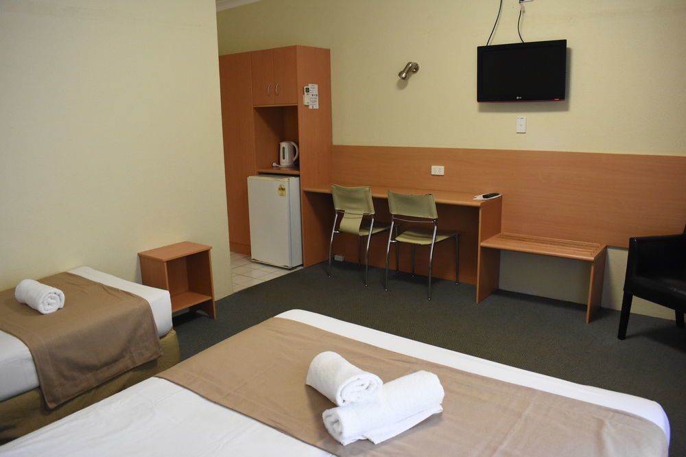 Motel Riverina Leeton Екстер'єр фото