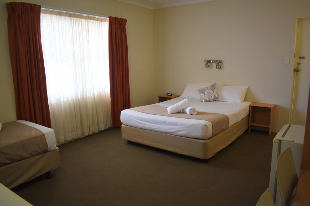 Motel Riverina Leeton Екстер'єр фото