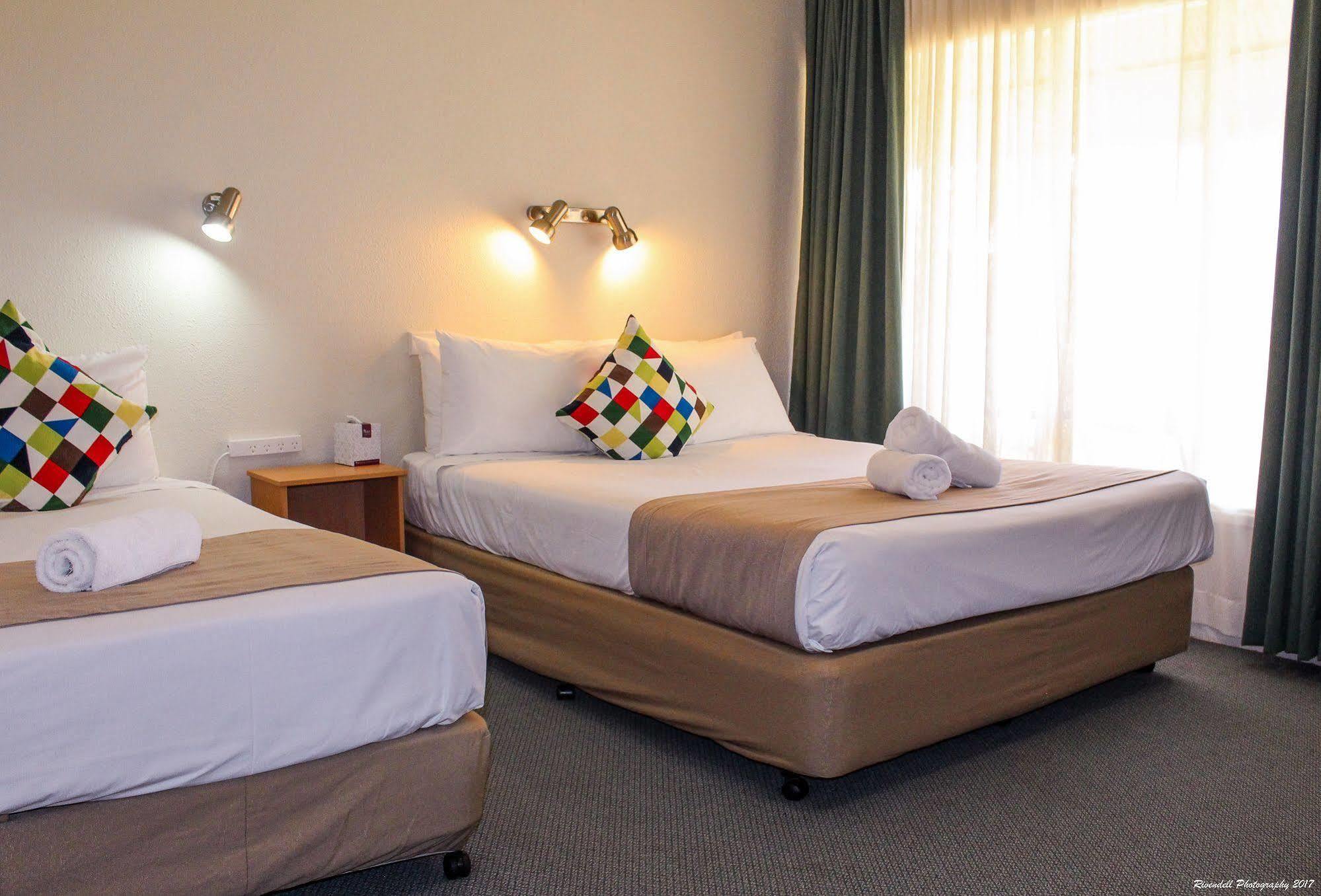 Motel Riverina Leeton Екстер'єр фото