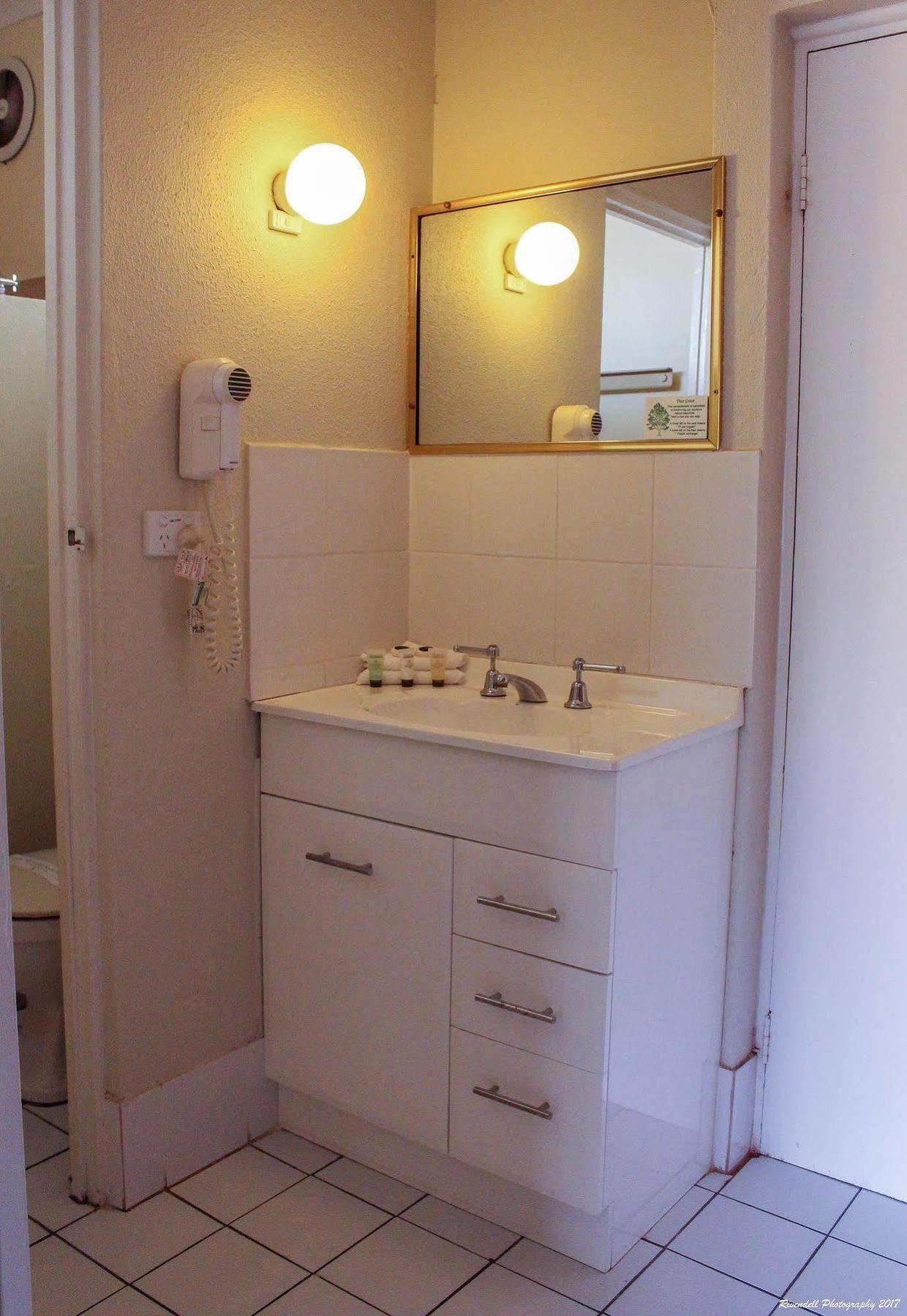 Motel Riverina Leeton Екстер'єр фото