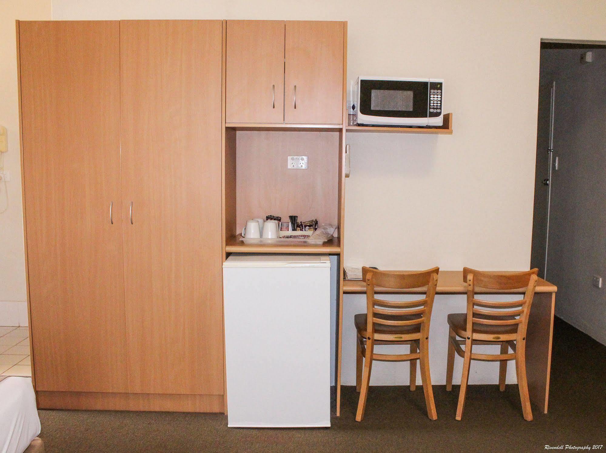 Motel Riverina Leeton Екстер'єр фото