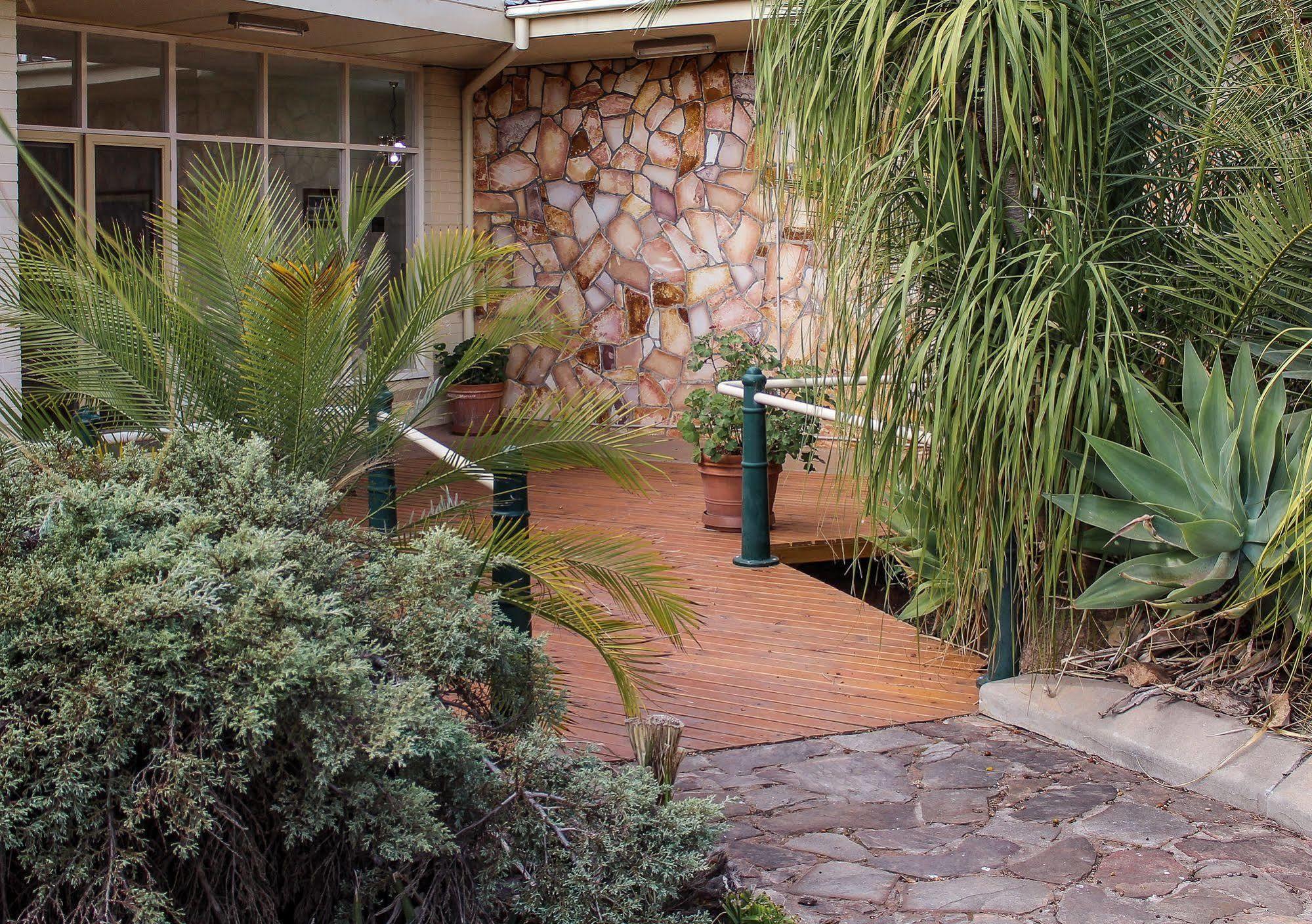Motel Riverina Leeton Екстер'єр фото