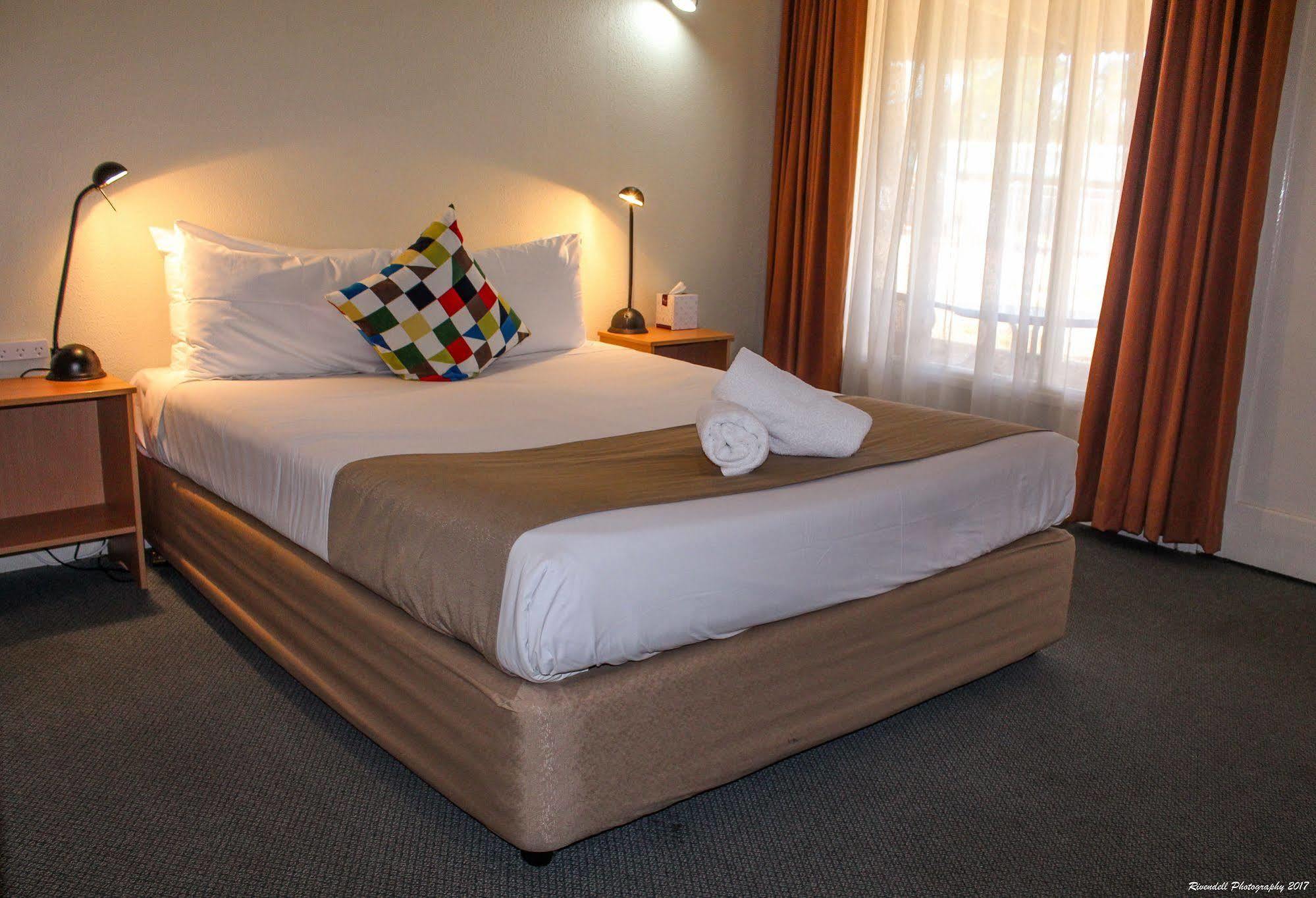 Motel Riverina Leeton Екстер'єр фото
