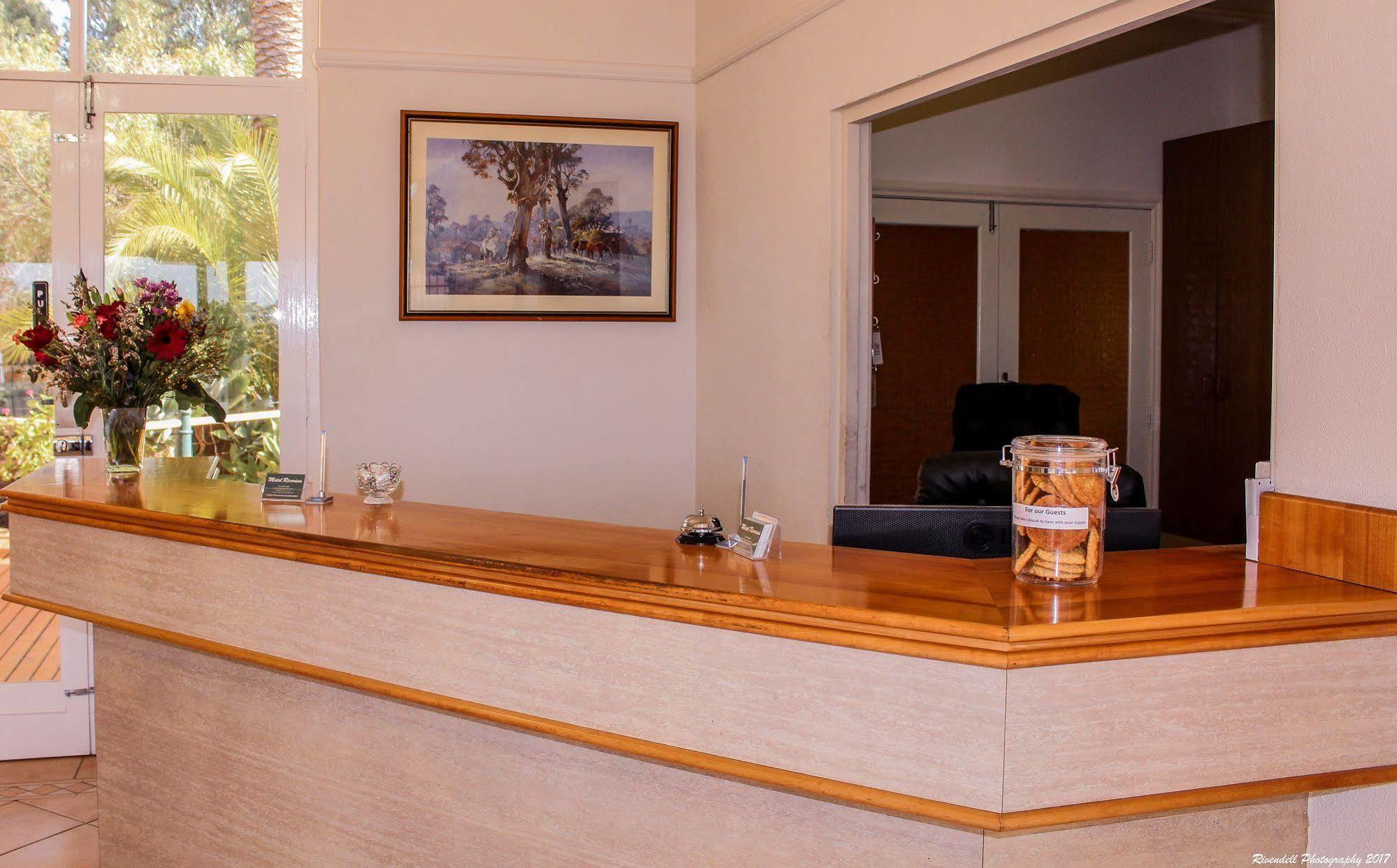 Motel Riverina Leeton Екстер'єр фото