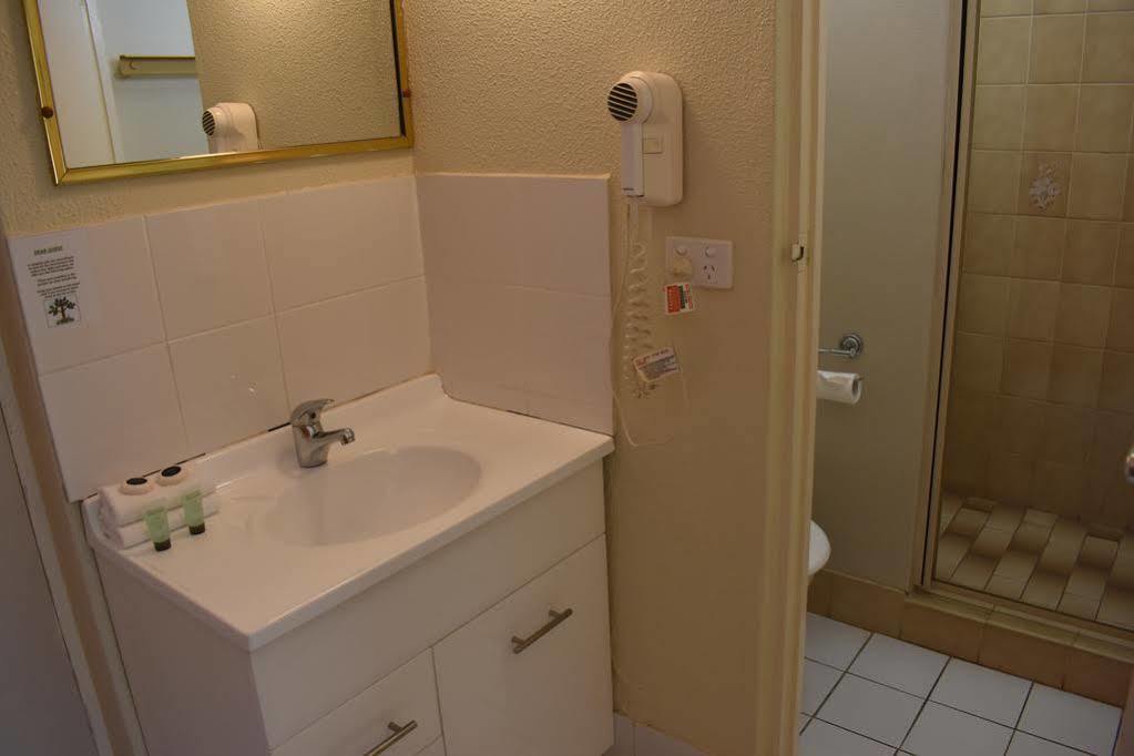 Motel Riverina Leeton Екстер'єр фото