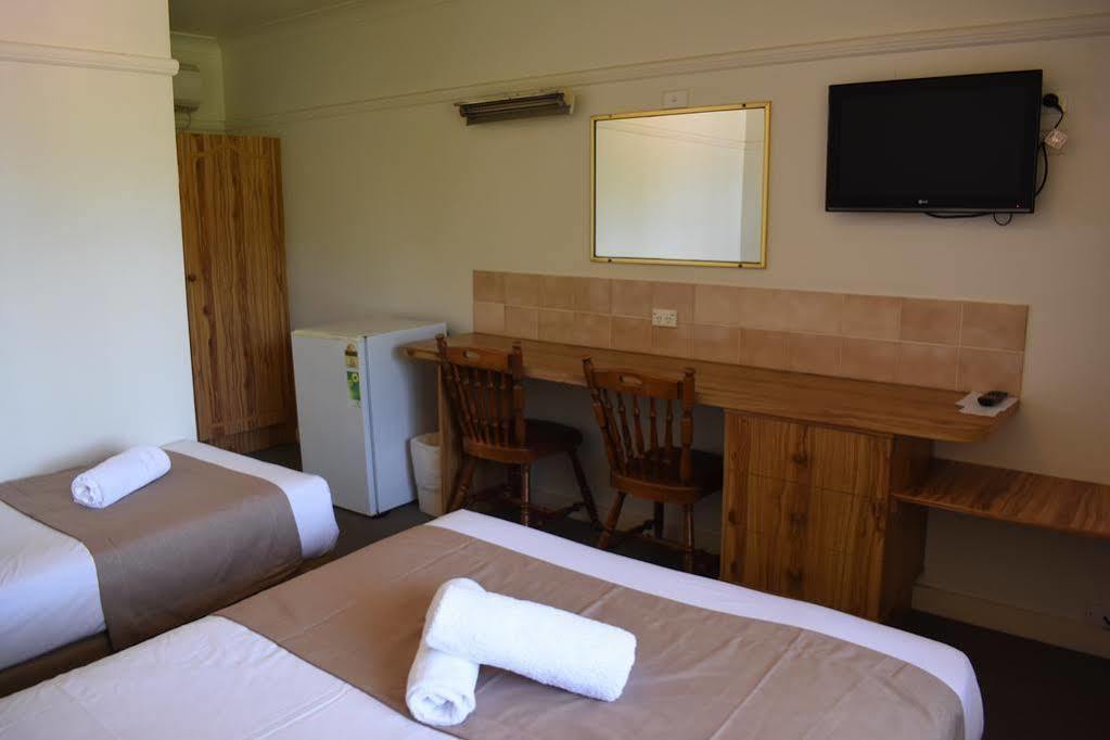 Motel Riverina Leeton Екстер'єр фото